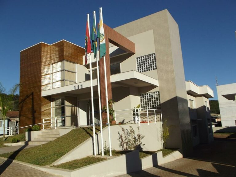 Justiça manda suspender contrato de R$ 32 mil entre prefeitura de Vargem e empresa médica
