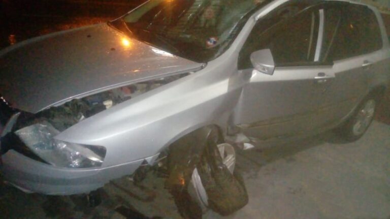 Automóvel colide no Acesso Cidade Alta; ninguém se feriu