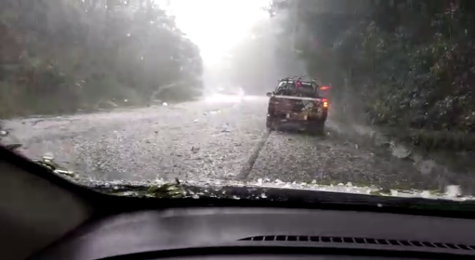 Vídeo mostra chuva de granizo em Lacerdópolis