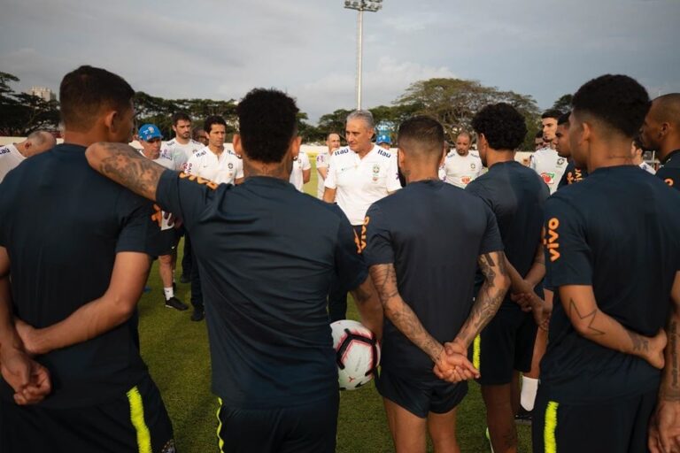 Grupo completo: Brasil treina com Neymar, Jesus e Firmino