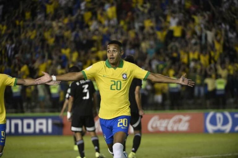 Brasil vence o México de virada e fatura o tetra campeonato Mundial Sub-17