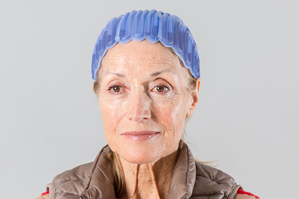 Clínica de SC adquire equipamento que mantém cabelos durante quimioterapia