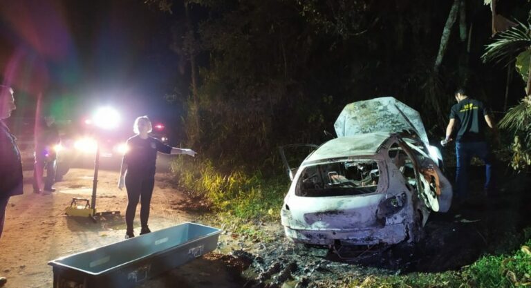 Homem é encontrado morto dentro de carro queimado, em SC