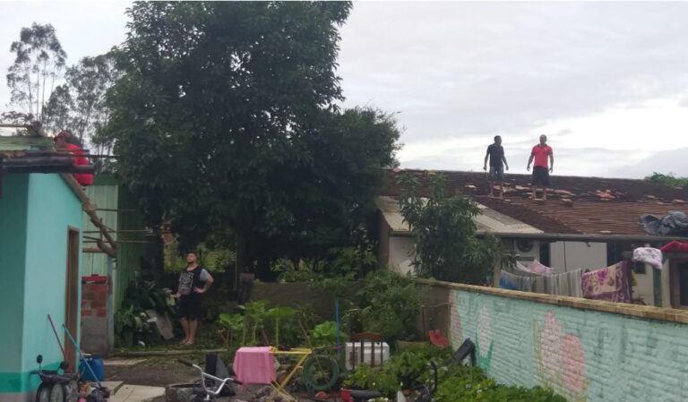 Temporal deixa rastro de destruição e prejuízos no Vale do Itajaí