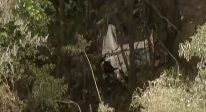 Avião cai em região de mata na Serra da Cantareira (SP)