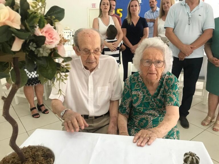 Em Ouro, casal completa 75 anos de casamento