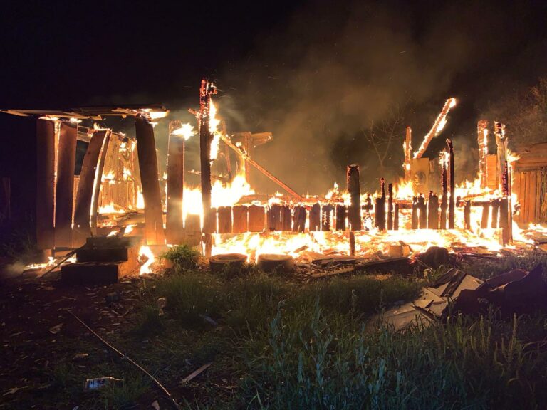 Incêndio atinge residência no interior de Barracão/RS