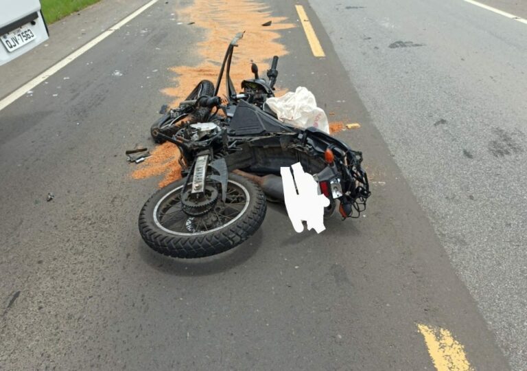 Motociclista morre após colisão frontal contra carro na BR-282