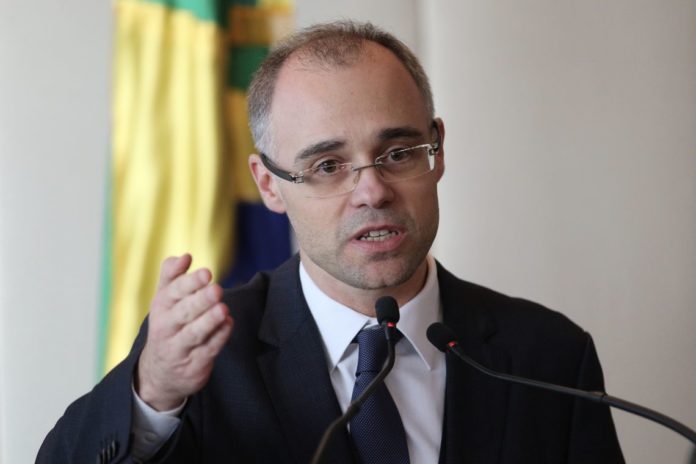 André Mendonça aceita convite e vai ser o novo ministro da Justiça
