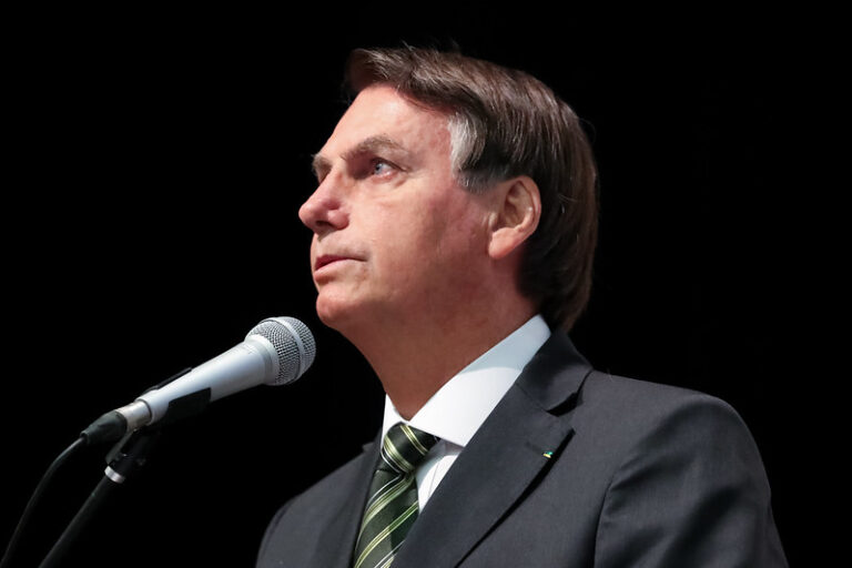 No Mercosul, Bolsonaro pede diálogo e defende democracia