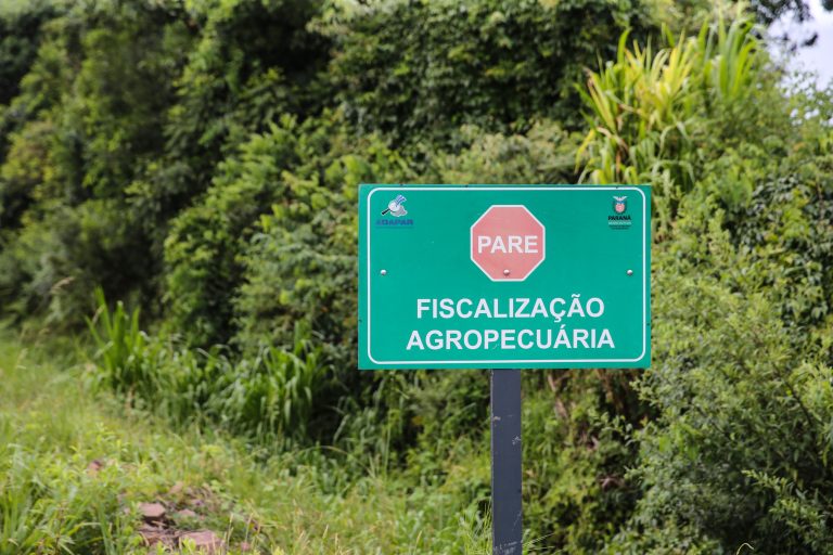 Bolsonaro sanciona prorrogação de contratos de veterinários para fiscalização agropecuária