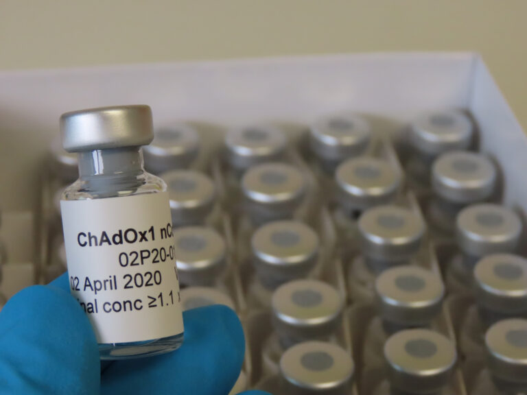 Fiocruz pede uso emergencial da vacina de Oxford à Anvisa