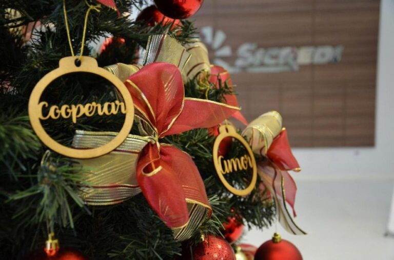 Sicredi lança campanha de natal Árvore da Cooperação