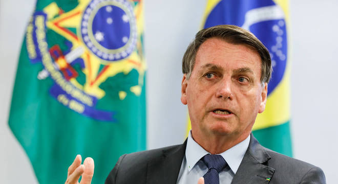 “Teremos mudança na Petrobras”, diz Bolsonaro, após reajustes nos combustíveis