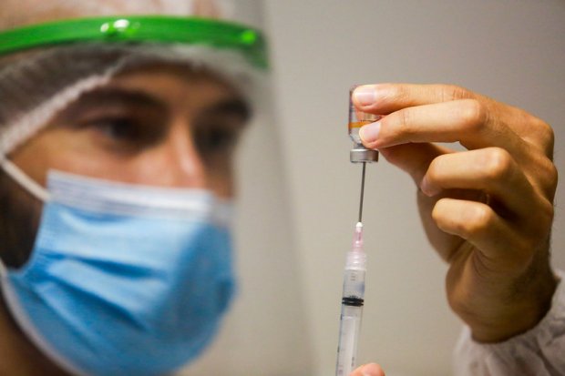 SC: 290 mil doses da vacina contra a Covid-19 foram aplicadas nos grupos prioritários