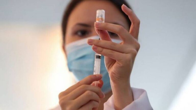 Governo Federal negocia 168 milhões de doses de vacina