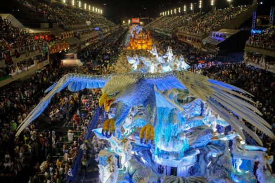 Projeto de lei quer cancelar carnaval em 2022 no Brasil