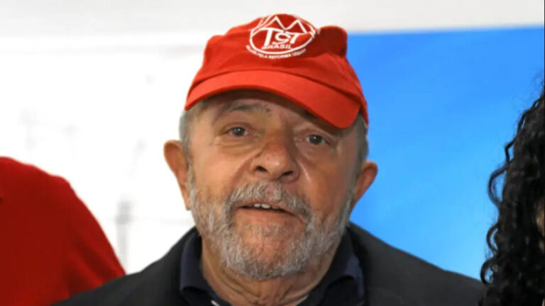Lula sugere acabar com o conflito na Ucrânia em ‘mesa tomando cerveja’