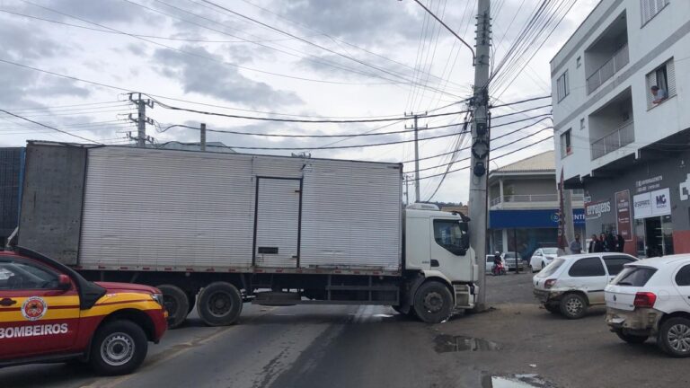 Homem morre esmagado pelo próprio caminhão em Santa Catarina