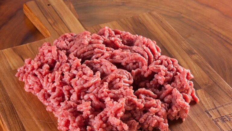 Governo reduz previsão de oferta de carne por habitante