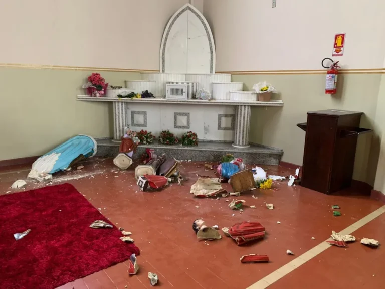 Polícia investiga invasão em igreja, no Paraná: imagem centenária de Nossa Senhora e outras quase 30 peças foram quebradas