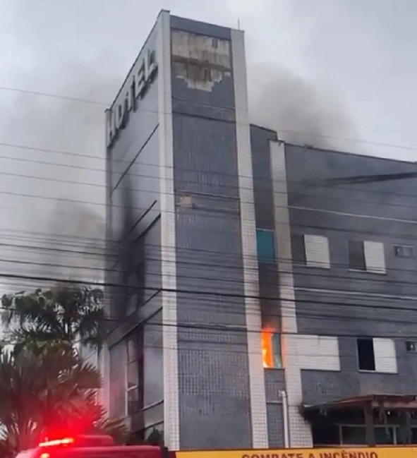 Morre no hospital uma das vítimas do incêndio em hotel em SC