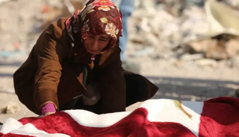 Mortes no terremoto na Turquia e na Síria passam de 40 mil