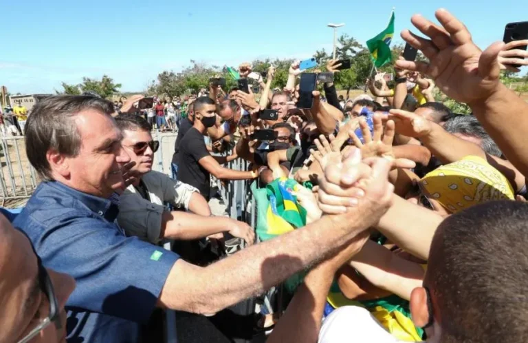 Governo do DF avalia fechar vias e reforçar policiamento na volta de Bolsonaro ao Brasil