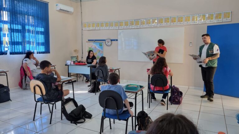 Vigilância Epidemiológica visita escolas de Piratuba para orientar sobre a dengue