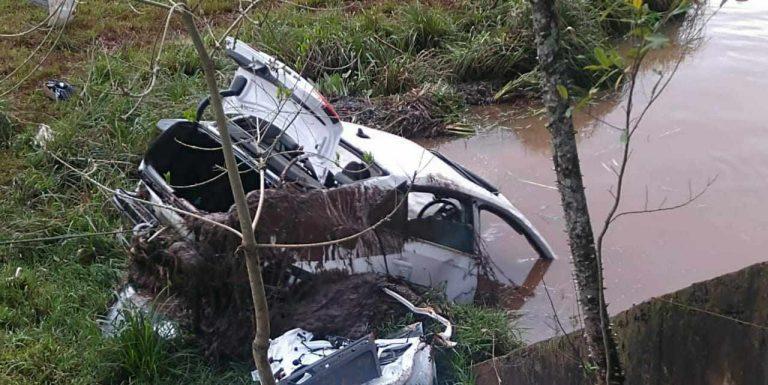 Identifica vítima que morreu após carro submergir em rio no Oeste catarinense