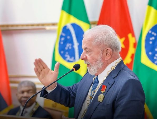 “Vamos voltar a fazer financiamento para países africanos”, diz Lula em fórum econômico