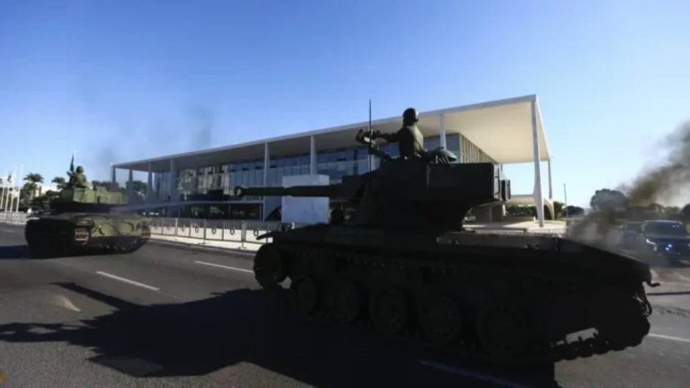Exército brasileiro envia 20 tanques para Roraima em meio a tensão entre Guiana e Venezuela